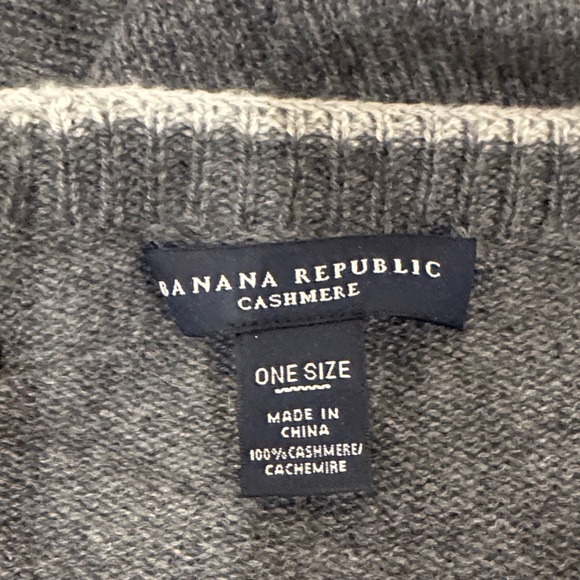 Gray Cashmere Infinity Scarf with White Trim - Picture 3 of 3